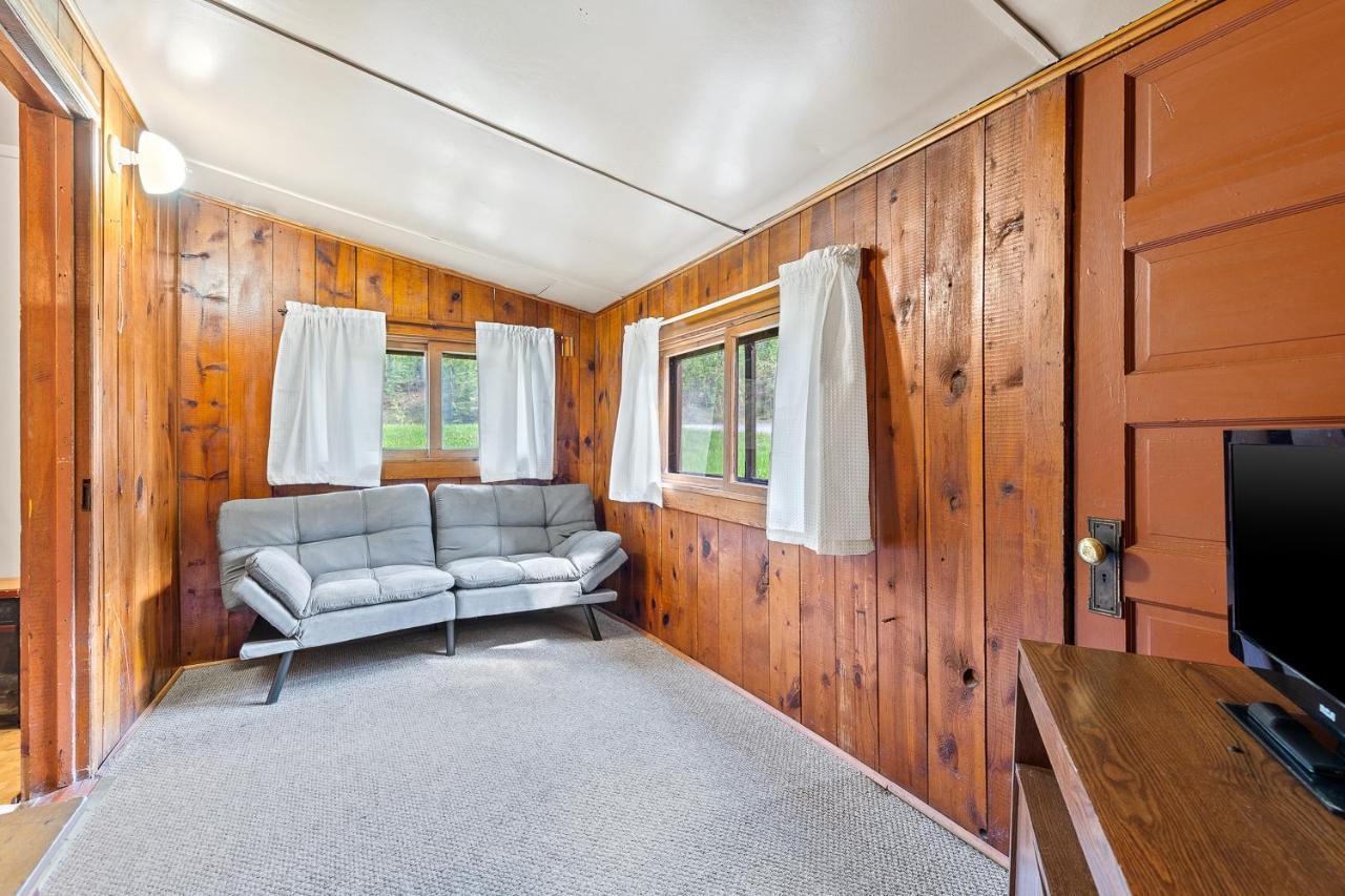 Harney Camp Cabins Hill City Eksteriør bilde