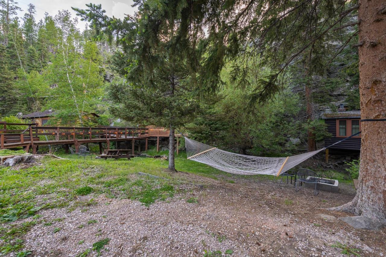 Harney Camp Cabins Hill City Eksteriør bilde