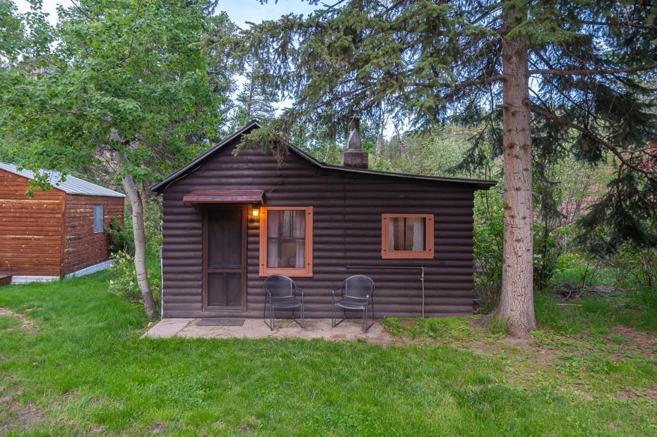 Harney Camp Cabins Hill City Eksteriør bilde